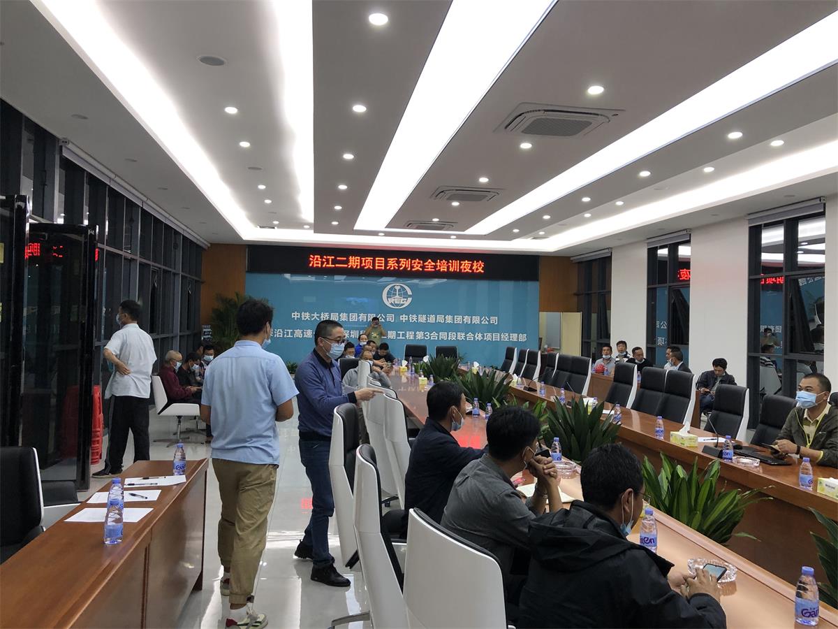 湖南浩潤路橋機械有限公司,郴州公路鋼橋設計制造加工,郴州鋼管樁橋梁設計制造加工 湖南浩潤路橋機械有限公司,郴州公路鋼橋設計制造加工,郴州鋼管樁橋梁設計制造加工