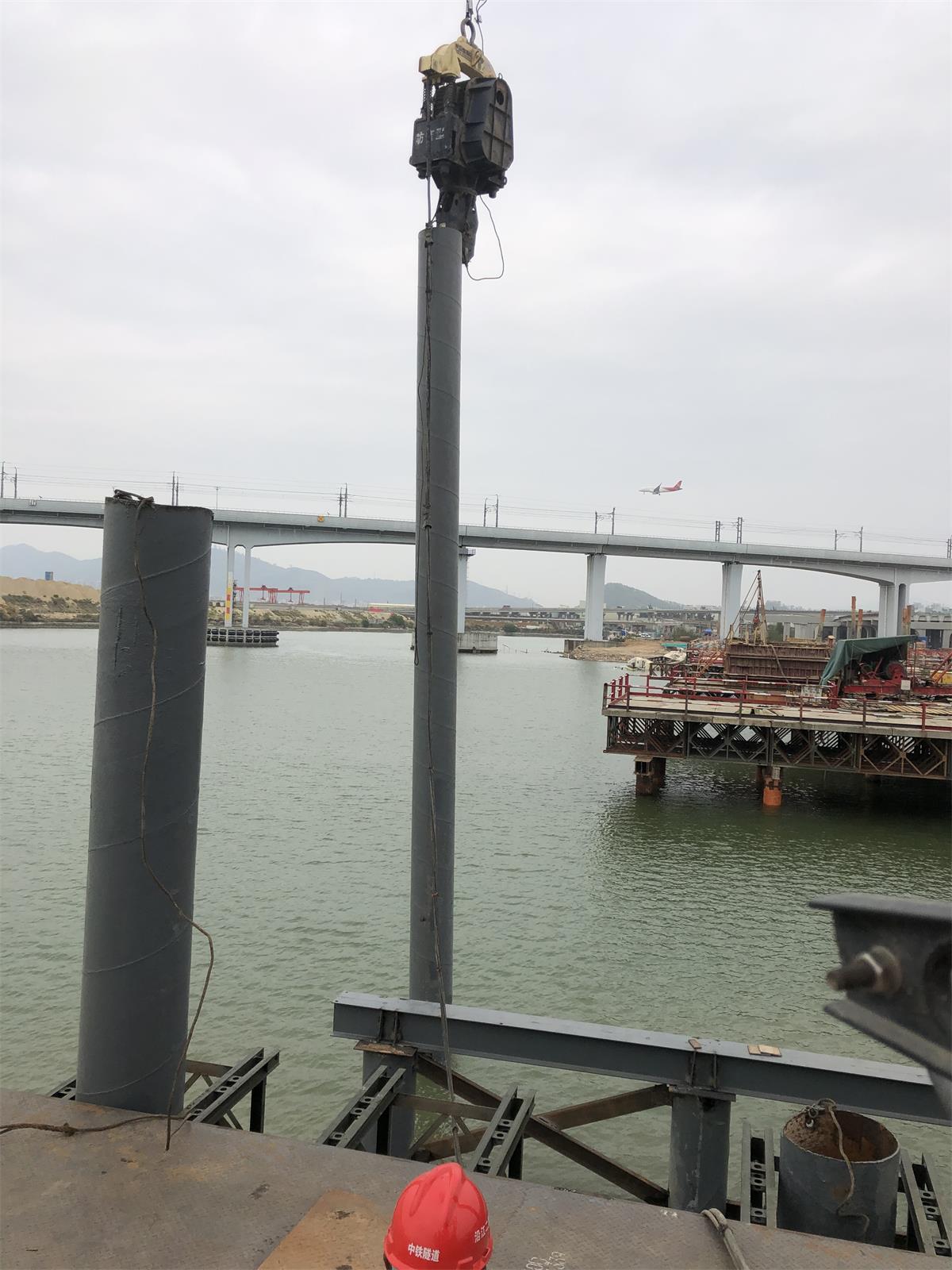 湖南浩潤路橋機械有限公司,郴州公路鋼橋設計制造加工,郴州鋼管樁橋梁設計制造加工 湖南浩潤路橋機械有限公司,郴州公路鋼橋設計制造加工,郴州鋼管樁橋梁設計制造加工